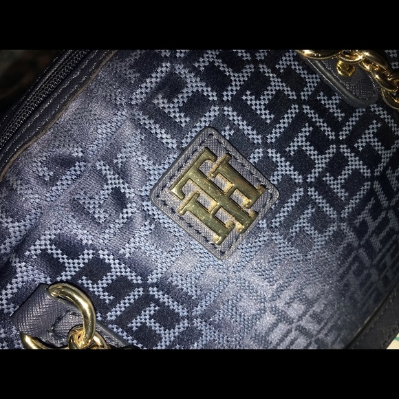 Tommy Hilfiger handbag - Picture 2 of 3